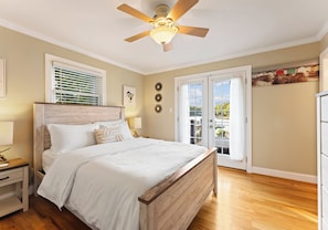 4 bedrooms, desk, iron/ironing board, travel crib