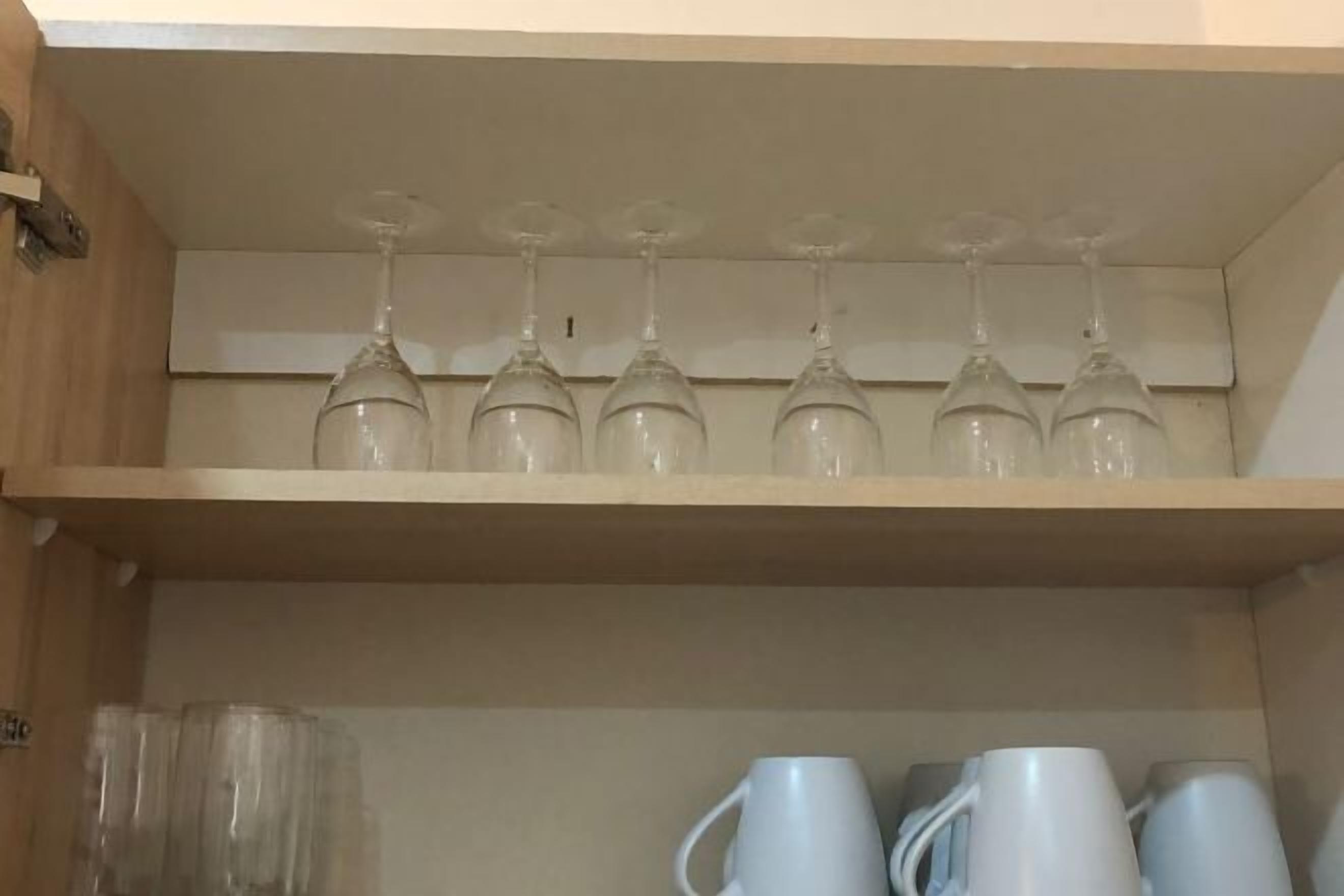 Kopi dan/atau alat penyeduh kopi