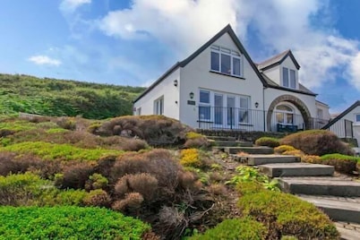 Stables - BEST Sea views in Croyde! Sleeps 8