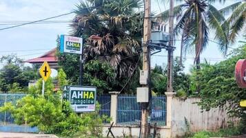 Khuôn viên nơi lưu trú