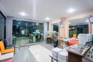 Room - Tropic Loft Private Gigantic 14BD Pool Villa - VVP31.14 (Sattahip)