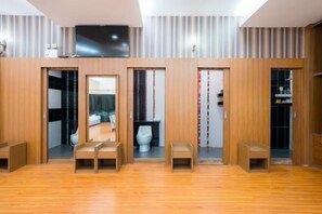 Room - Tropic Loft Private Gigantic 14BD Pool Villa - VVP31.14 (Sattahip)