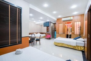 Room - Tropic Loft Private Gigantic 14BD Pool Villa - VVP31.14 (Sattahip)