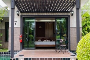 Room - Tropic Loft Private Gigantic 14BD Pool Villa - VVP31.14 (Sattahip)