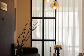 Room - Fall-in-Love Suite - The Sun Avenue (Ho Chi Minh City)