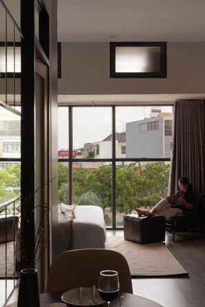 المنشأة من الداخل