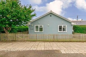 Room - Swallows Beach Chalet Sleeps 6 Walk to the Beach (Croyde)