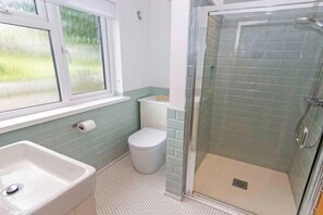 Room - Swallows Beach Chalet Sleeps 6 Walk to the Beach (Croyde)