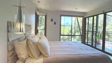 1 bedroom, iron/ironing board, internet, bed sheets