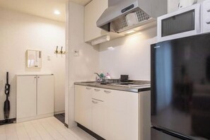 Room - YS Maison｜Direct train to Tsutenkaku, Shinsekai, and Shinsaibashi in 5 minutes (Osaka)