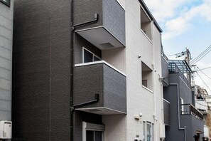 Room - YS Maison 302｜Direct train to Tsutenkaku, Shinsekai, and Shinsaibashi in 5 minutes (Osaka)