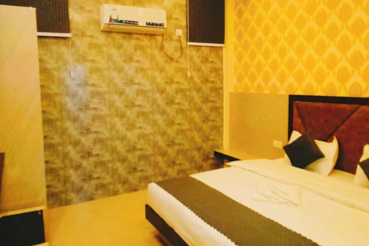 Ropa de cama hipoalergénica, escritorio y wifi gratis