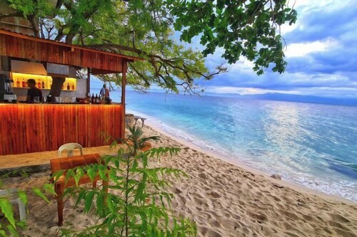 Bluewaves Resort Moalboal by Hiverooms