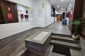 المنشأة من الداخل