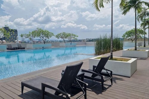 Near Ferry Terminal. COZY Studio Condo With Swimming Pool. 1120