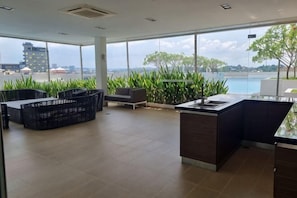 Interior - Near Ferry Terminal. COZY Studio Condo With Swimming Pool. 1120 (Batu Ampar)