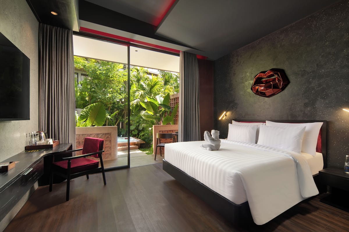 Premium Studio | Peralatan tempat tidur premium, bar mini, meja 