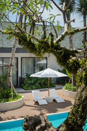 Outdoor pool - Maha Resort Bali (Canggu)