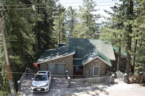 Unclassified image, 2 of 9, button - Hillside Heaven House (Nathia Gali)