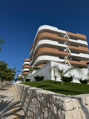 Exterior - Luxurious 2-Bedroom Apartment in Arenals del Sol with Pool and Sea Views (Arenals del Sol)