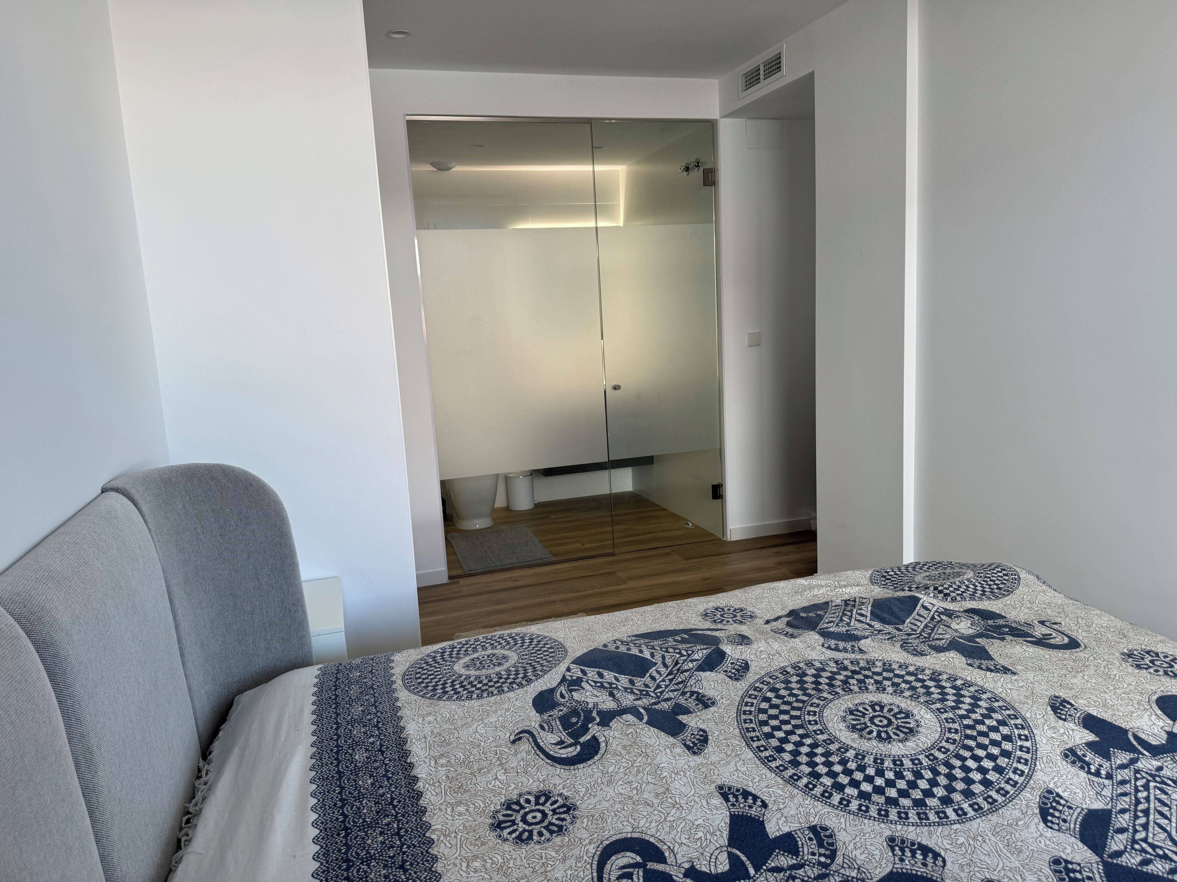 3 chambres, fer et planche à repasser, accès Internet, draps fournis