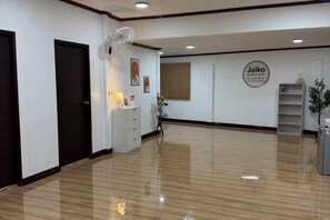 Unclassified image, 5 of 15, button - Jaiko home&hotel (Khlung)