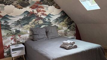 2 chambres, bureau, fer et planche Ă repasser, draps fournis