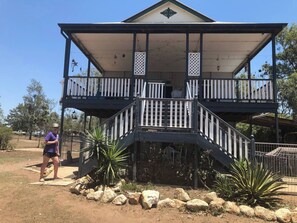 Exterior - Seehorse Meadows, a Farm Stay in Churchable! (Churchable)
