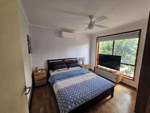 3 makuuhuonetta, silitysrauta/-lauta, internet, vuodevaatteet