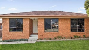 Exterior - Charming 3-Bedroom House in Meadow Heights - Perfect Family Retreat (Meadow Heights)