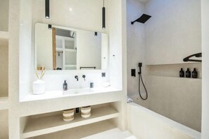 Room - ULU 1 · 2br villa (Bali)