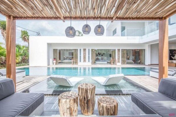 Outdoor pool - NIKO 2 R+ · New Villa Close to Finns Beach Club (Bali)