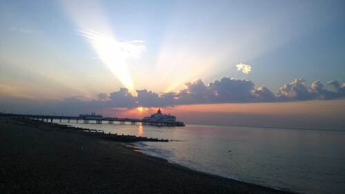 Giant Seafront Palace, Town, Walled Garden, Super King Bedroom Suites, & Parking