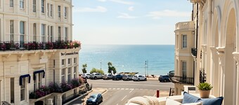 Giant Seafront Palace, Town, Walled Garden, Super King Bedroom Suites, & Parking