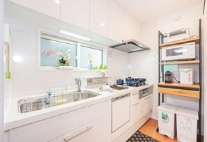 Private kitchen - KYARA HOTEL Hikifune (Tokyo)