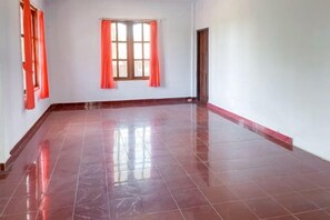 Unclassified image, 3 of 8, button - Guest House Surya Ayu Permai Buleleng Mitra RedDoorz (Bali)