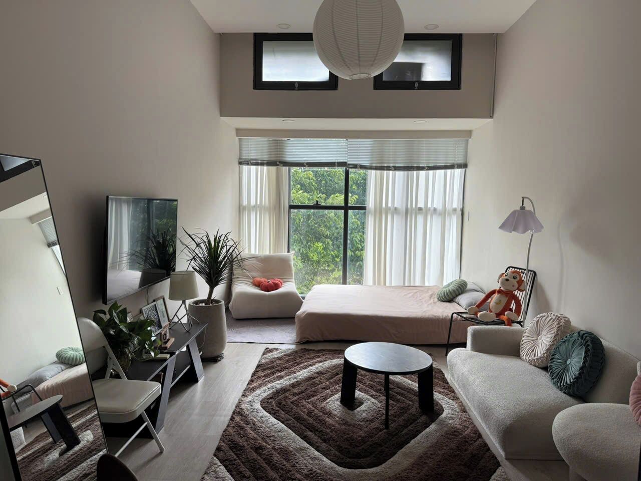 Blackout drapes, soundproofing, iron/ironing board, free WiFi