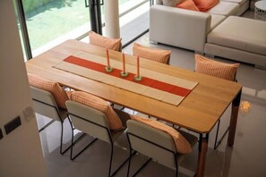 Restaurant - Bangtao 3-bedroom modern minimalist style villa WallayaHarmony A3 (Phuket)