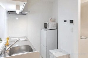 Unclassified image, 3 of 6, button - japan house sugamo (Tokyo)