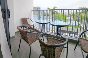 Unclassified image, 4 of 58, button - Near Ferry Terminal. COZY 02 Bedroom Condo. HarbourBay Residences. (Batu Ampar)