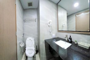 Unclassified image, 5 of 58, button - Near Ferry Terminal. COZY 02 Bedroom Condo. HarbourBay Residences. (Batu Ampar)