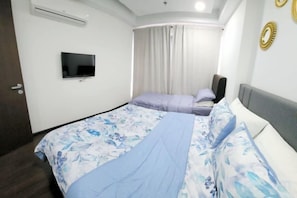 Unclassified image, 3 of 58, button - Near Ferry Terminal. COZY 02 Bedroom Condo. HarbourBay Residences. (Batu Ampar)