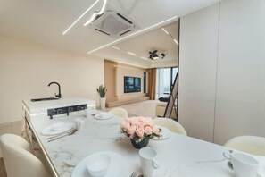 Dining - Luxurious President Family Suite Mosaic Midvalley (Johor Bahru)