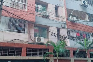 Exterior detail - Mahir's Cozy Den (Dhaka)
