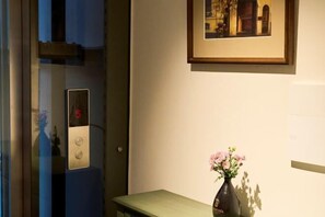 Room - Home by La Sinfonia Tong Dan (Hanoi)