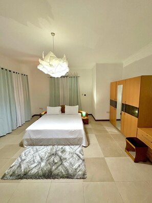 2 chambres, fer et planche à repasser, Wi-Fi, draps fournis