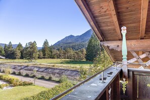Property grounds - Apartment 'Herzogstand' with Mountain View, Balcony and Wi-Fi (Krün)