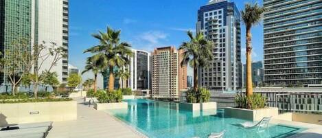 Kolam renang outdoor