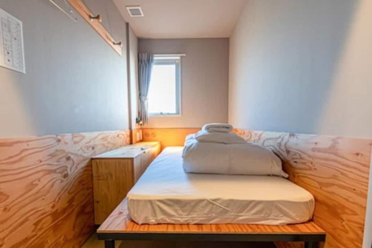 Room, Men only, Non Smoking (Booth) | Wi-fi percuma 