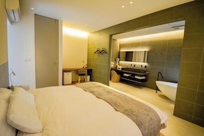 Room - yoichi-nap (Yoichi)